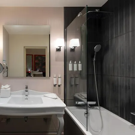 巴黎司汤达凡登广场美憬阁酒店 酒店 4*