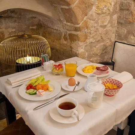 巴黎司汤达凡登广场美憬阁酒店 4*